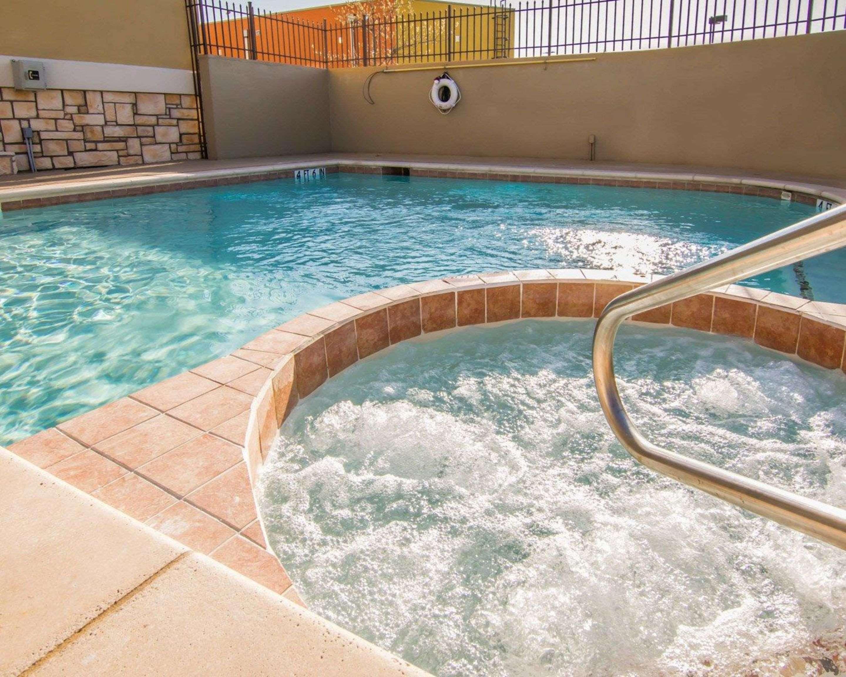 Comfort Suites West Dallas - Cockrell Hill Buitenkant foto