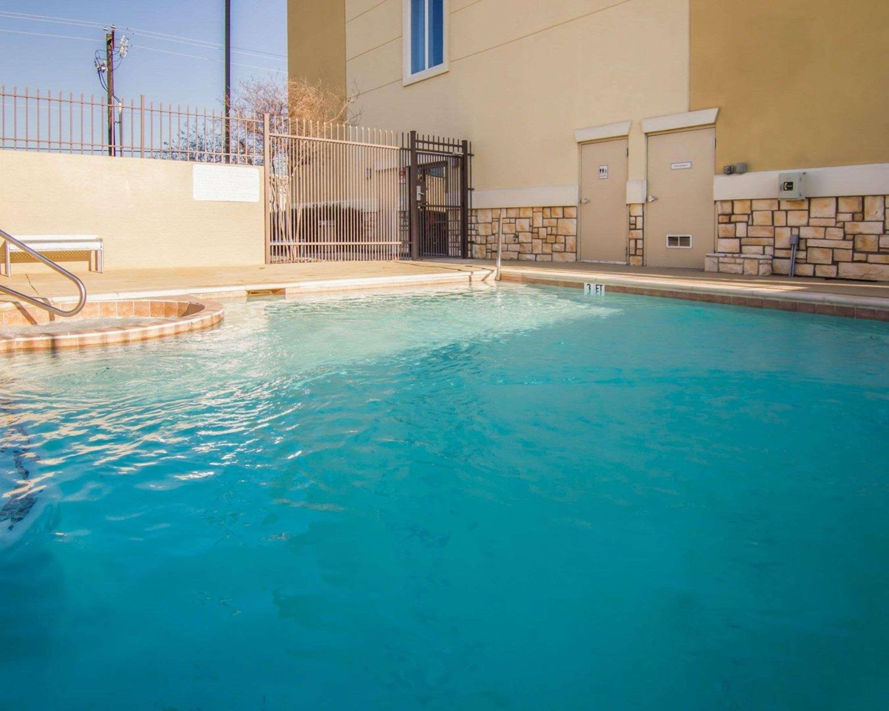 Comfort Suites West Dallas - Cockrell Hill Buitenkant foto