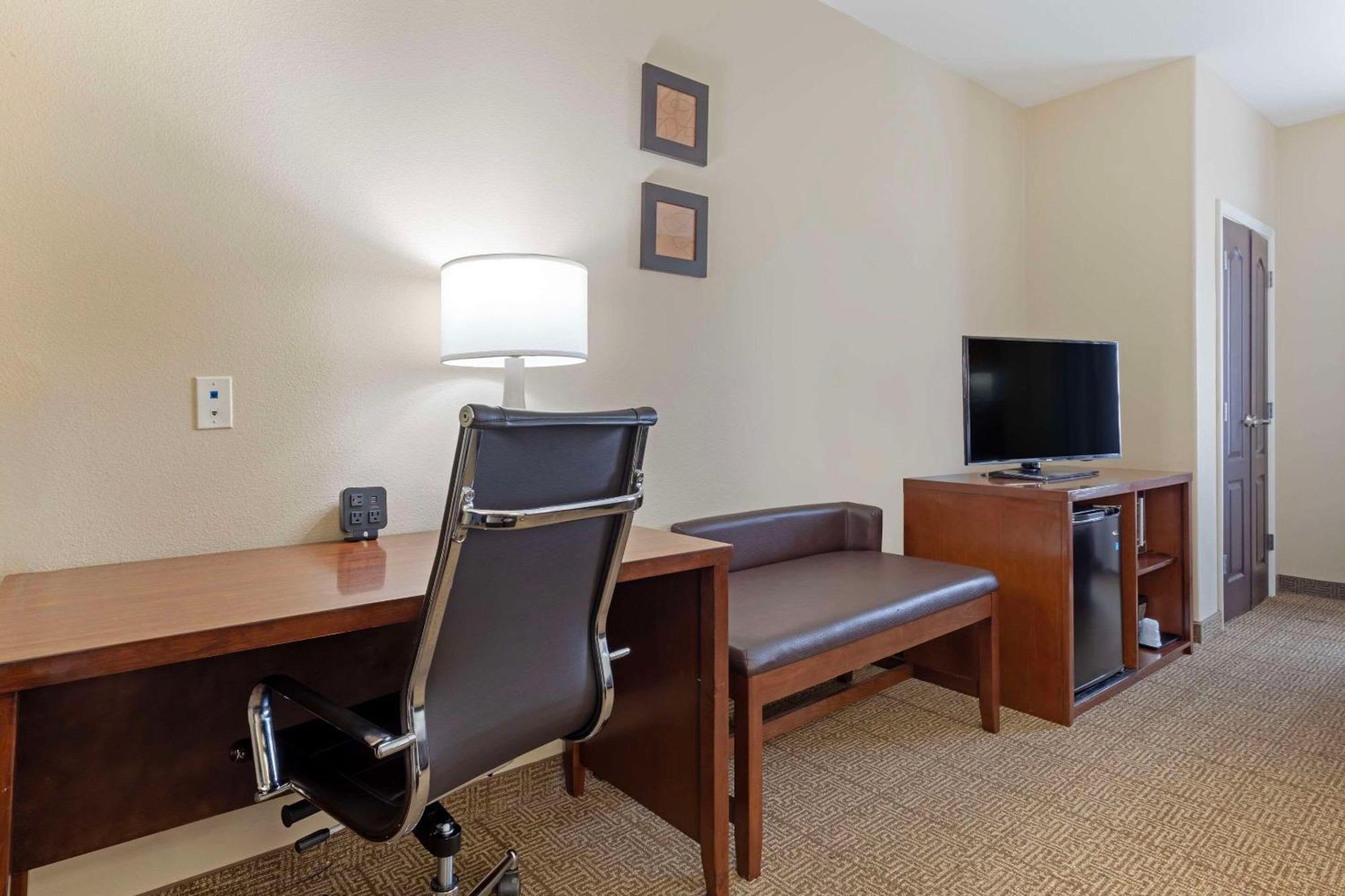 Comfort Suites West Dallas - Cockrell Hill Buitenkant foto